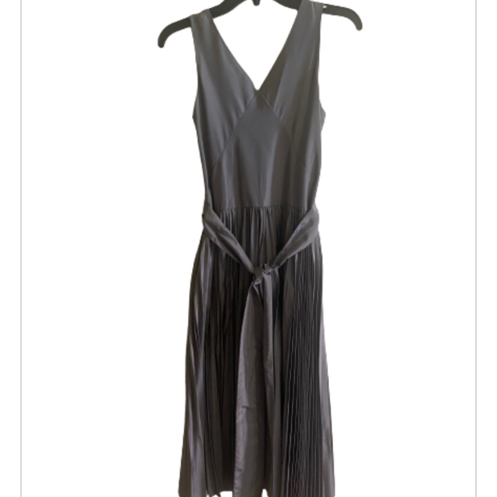 Banana Republic dress. Gently worn. Like new. Size 2
